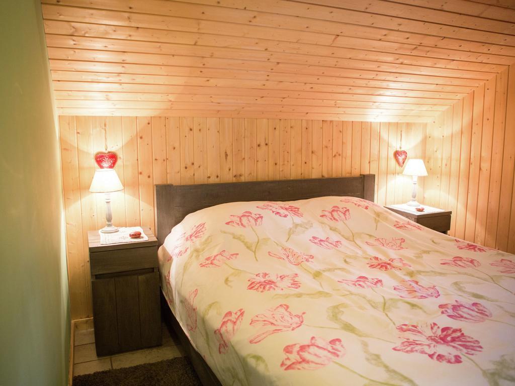 Luxurious Chalet In Oud Turnhout With Large Garden Villa Oud-Turnhout Eksteriør bilde