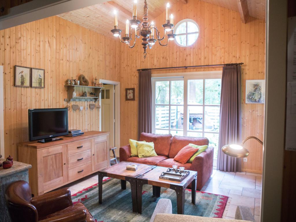 Luxurious Chalet In Oud Turnhout With Large Garden Villa Oud-Turnhout Eksteriør bilde